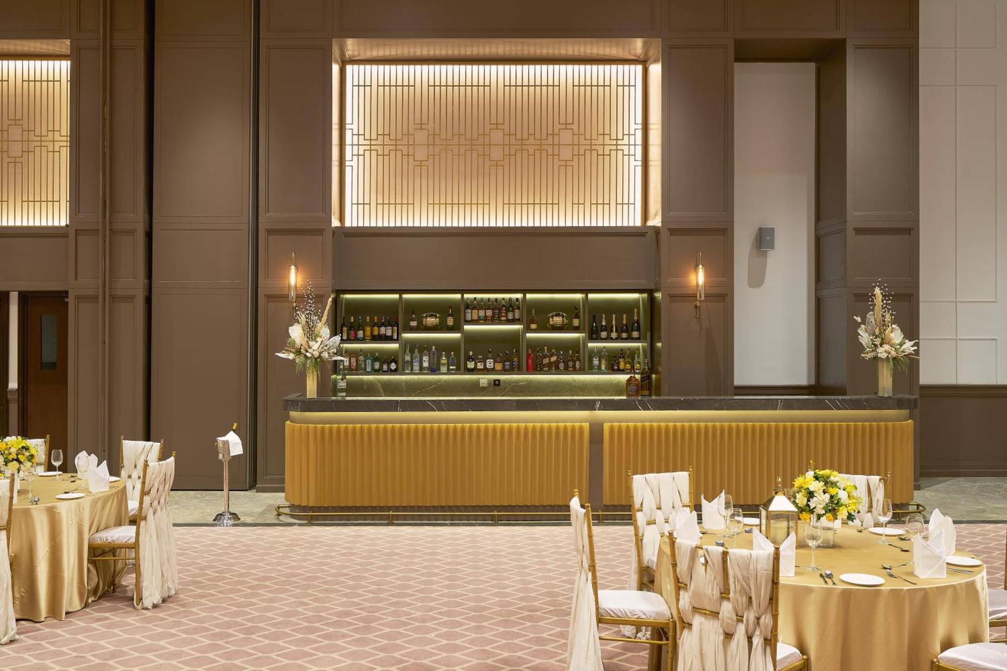 Dlf Club 5 Hotel Gurgaon Exterior foto